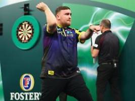 Titelträger im WM-Halbfinale: Luke Littler bereut nichts und gewinnt diesmal ohne Arroganz-Anfall