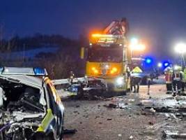 Zwei Schwerverletzte: 25-jähriger Polizist stirbt bei Unfall mit Streifenwagen