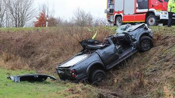 Auf dem Weg zum Einsatz auf A23: Feuerwehrmann verunglückt tödlich