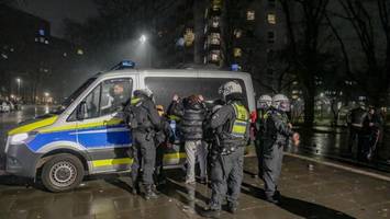 Polizei mit Großaufgebot in Steilshoop – Einsatzkräfte erneut beschossen