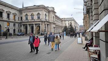 flaniermeile in der hamburger city wird acht monate zur baustelle
