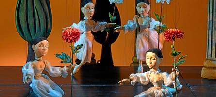 Mit König, Kasperl und Kalauern: So politisch ist das neue Kabarett der Puppenkiste