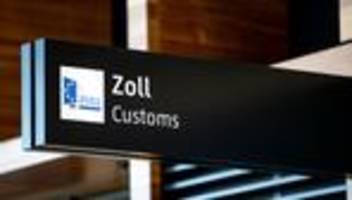 Am Flughafen: Goldene Krone im Gepäck – Zoll stoppt Reisende aus Katar