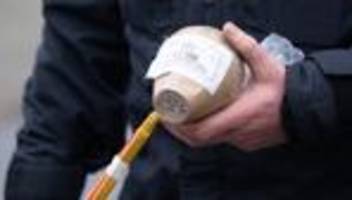 Silvesternacht: Schwerstverletztes Kind in Berlin - illegale Kugelbombe?