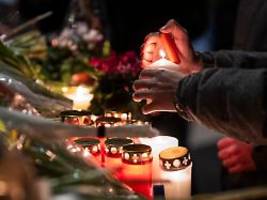 Behörden schließen Anschlag aus: Viele Fragen zur Brandkatastrophe in der Schweiz sind noch offen