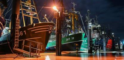 Wetter an Neujahr: Sturmflut an Nordseeküste – Neujahrsbäder abgesagt