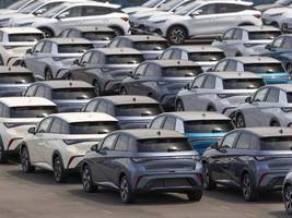 automobilindustrie: schwache zahlen für tesla – byd größter e-auto-produzent der welt
