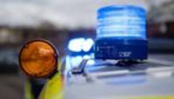 In Aurich: 19-Jähriger zwingt Autos auf glatter Straße zum Bremen