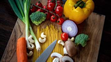 veganuary und dry january: ohne fleisch und ohne alkohol durch den januar