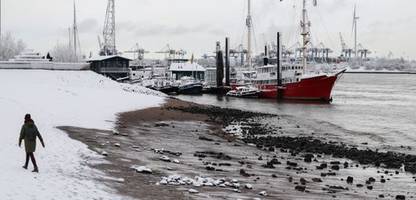 Hamburger Stadtreinigung beordert Müllabfuhr-Kollegen zum Winterdienst
