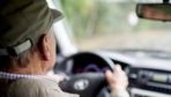 Fahrsicherheit im Alter: Autofahren im Alter - Praxis-Checks für mehr Sicherheit?