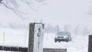 Schwierige Bedingungen: Viele Unfälle auf winterlichen Straßen