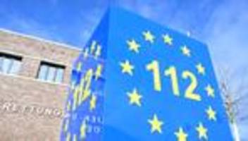 Unfälle: Schneeräum-Traktor erfasst Fußgänger – schwer verletzt