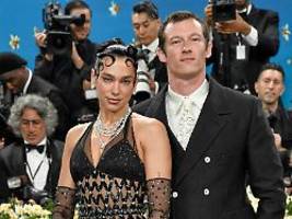 Freund von Dua Lipa: Wird Callum Turner der neue 007? Er selbst verplappert sich