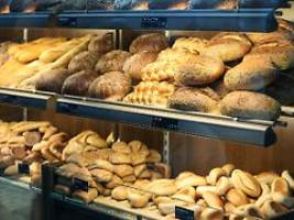 lasst die bäcker doch machen: handwerkspräsident will bonpflicht und sonntagsbackverbot kippen