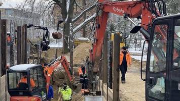 Stromausfall in Berlin: Am Oskar-Helene-Heim buddeln die Arbeiter gegen die Zeit