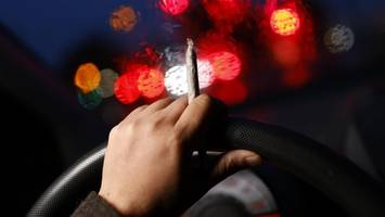 Mann sieht, wie eigenes Auto geklaut wird – dann kommt es zum Knall