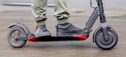 16-Jähriger E-Scooterfahrer flüchtet vor der Polizei