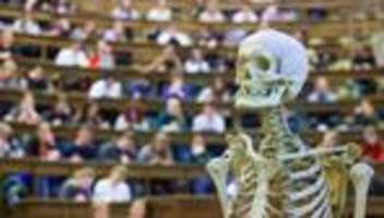 Hochschule: Medizinstudium in Ungarn – Bewerbung für 40 Plätze läuft