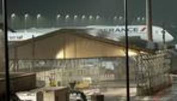 Luftverkehr: Flugzeug landet wegen Schmorgeruchs ungeplant in München