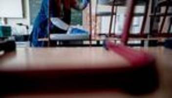 putzen für 15 euro die stunde: neuer mindestlohn für rund 12.000 gebäudereiniger in mv