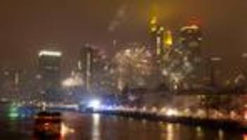 Silvester: Angriff auf Rettungswagen: Polizei sucht Zeugen