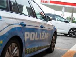 rauchbomben und sprengsatz: unbekannte überfallen geldtransporter auf der autobahn