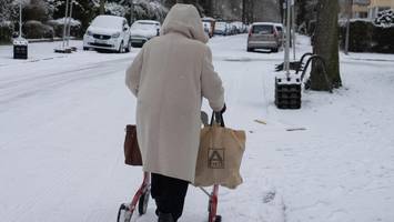 Wenig Neuschnee: Doch auf Berlins Straßen bleibt es gefährlich glatt
