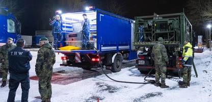 stromausfall in berlin: bundeswehr betankt notstromaggregate