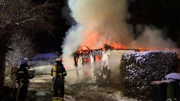 feuer in duvenstedt lässt hamburger einfamilienhaus einstürzen