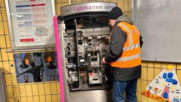 hass auf die bahn? unbekannte sprengen fahrkartenautomaten