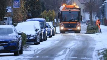 Schnee und Glätte: Müllabfuhr hat massive Probleme, die Tonnen zu leeren