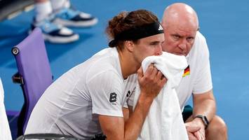 united cup: wütender zverev verliert und zerhackt seinen schläger