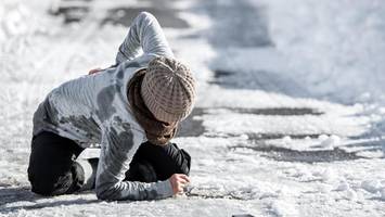 viele knochenbrüche wegen glatteis – „unfallchirurgen sind im dauereinsatz“