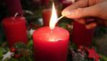 Feuer: Auch nach Weihnachten: Zwei Brände durch Adventskränze