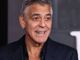 hinter einer kirche: george clooney erinnert sich an seinen ersten kuss