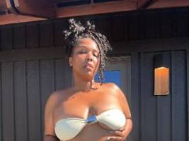 sängerin nahm 27 kilo ab: lizzo präsentiert sich im bikini