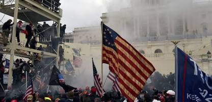 donald trump und kapitolsturm: jahrestag der attacke auf die demokratie