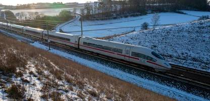 Winterwetter und Verspätungen und Ausfälle: Wann Bahn- und Flugreisende Geld zurückbekommen