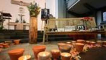 Abschied: Bewegende Trauerfeier für Schauspieler Rolf Becker