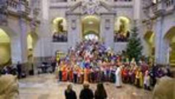 brauchtum: sternsinger machen staatskanzlei zur konzertbühne