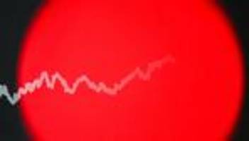 Börse: Dax steigt erstmals über 25.000 Punkte