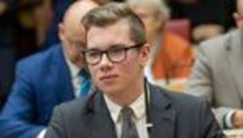 Umstrittener AfD-Politiker: AfD-Abgeordneter Halemba wegen Volksverhetzung vor Gericht