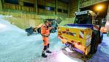 wetter in mitteleuropa: neues sturmtief bringt mehr schnee und eis