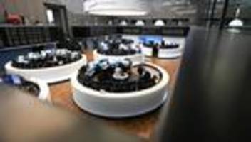 börse: dax steigt auf rekordniveau von mehr als 25.000 punkten