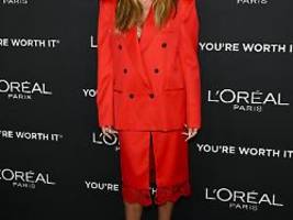 Model hat ein Red Eye: Trotz Spott: Heidi Klum singt wieder