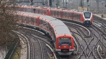 busse statt s-bahnen in altona: db rechnet mit verspätungen ab sonnabend