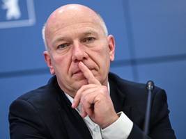 berlin: timing ist alles – und das von kai wegner könnte kaum schlechter sein