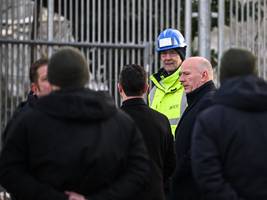 Glosse: Das Streiflicht: Mal den Kopf frei kriegen: Eine Tennisrunde in dunkler Stunde