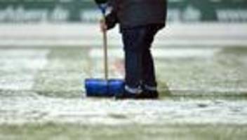Fußball-Bundesliga: Bericht: Union-Fans wollen Club beim Schneeschippen helfen